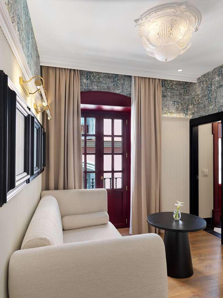 Deluxe Suite,1264916458:JPEG